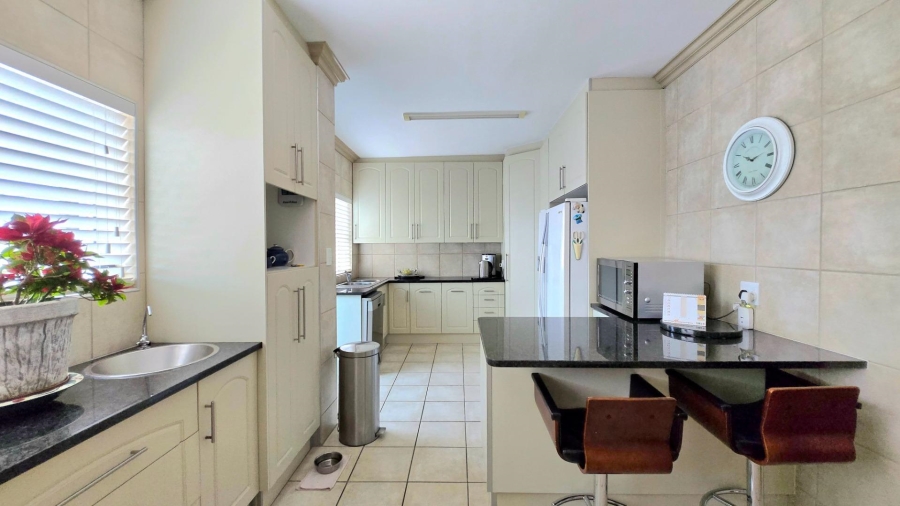 4 Bedroom Property for Sale in Kleinbaai Western Cape